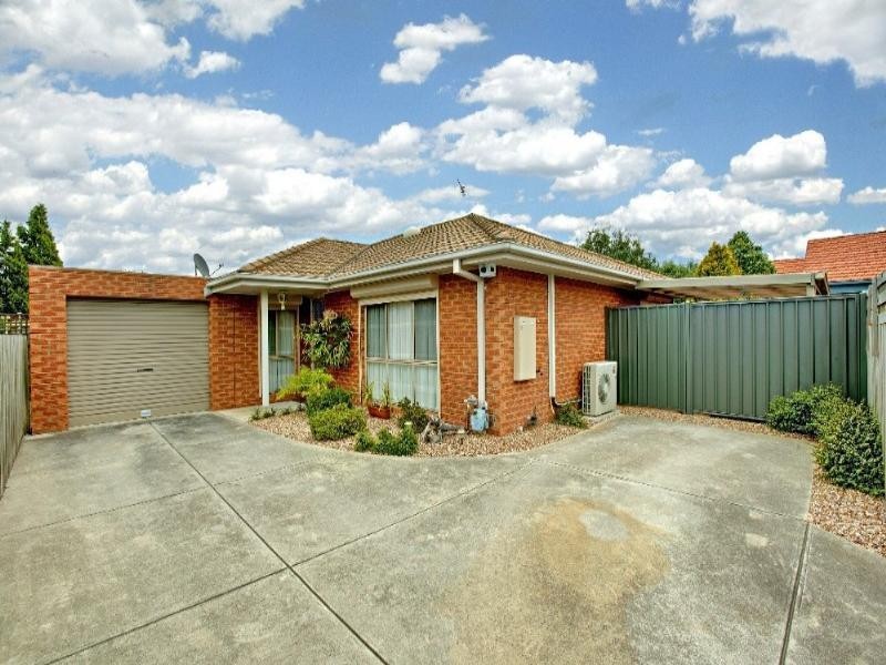 2/17 Carroll Crescent, Mill Park VIC 3082
