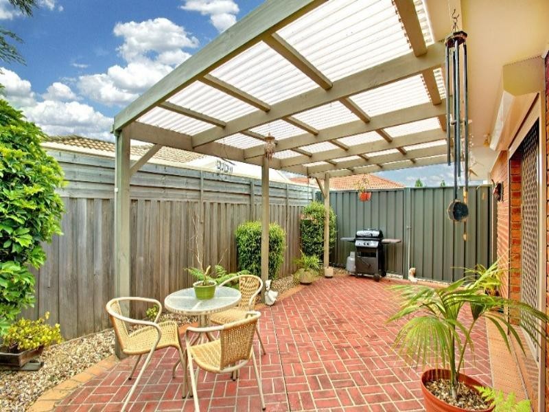 2/17 Carroll Crescent, Mill Park VIC 3082