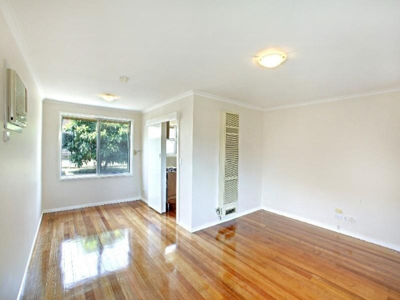 121 Casey Drive, Lalor VIC 3075