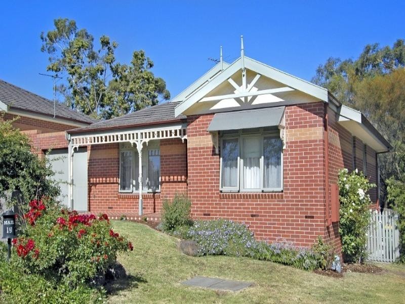 19 Piccadilly Close, Greensborough VIC 3088