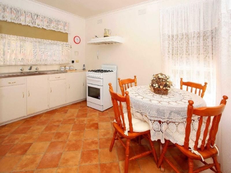 26 Flag Street, Kingsbury VIC 3083