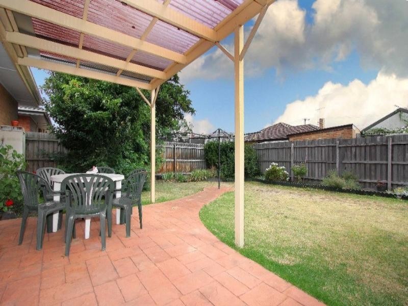 26 Flag Street, Kingsbury VIC 3083