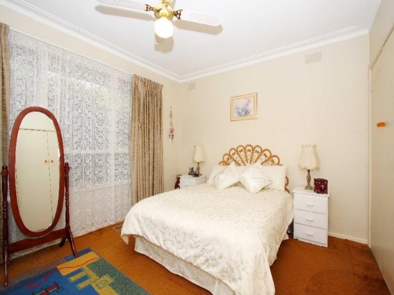 26 Flag Street, Kingsbury VIC 3083