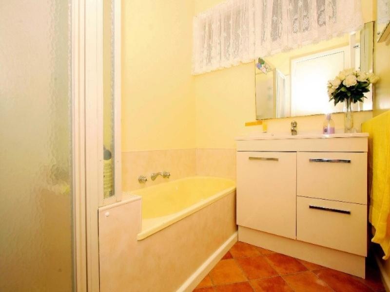 26 Flag Street, Kingsbury VIC 3083