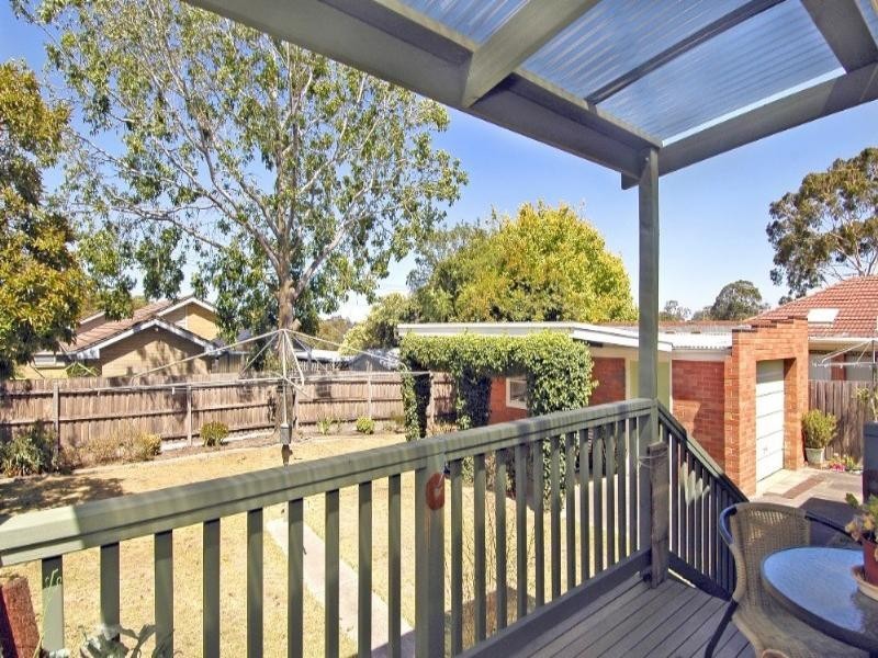 6 Regis Court, Watsonia VIC 3087