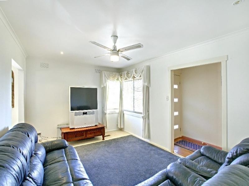 35 Glenn Crescent, Bundoora VIC 3083