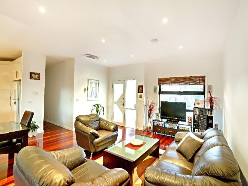2/30 Fordham Road, Reservoir VIC 3073