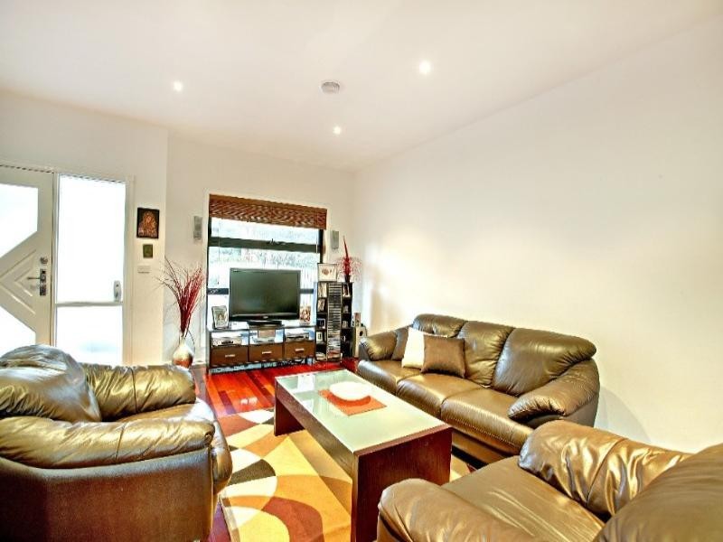 2/30 Fordham Road, Reservoir VIC 3073