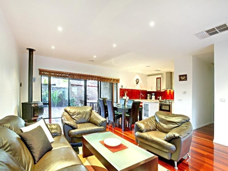 2/30 Fordham Road, Reservoir VIC 3073