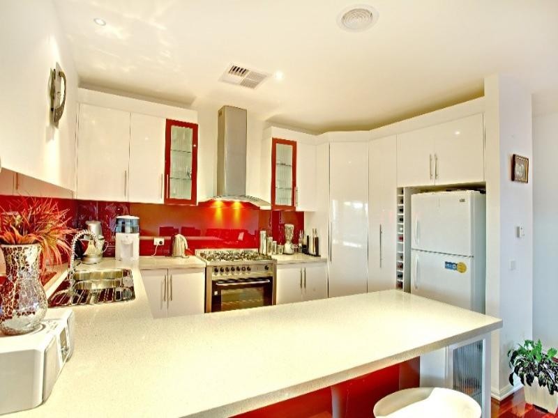 2/30 Fordham Road, Reservoir VIC 3073