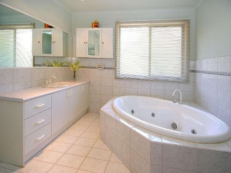 34 Longacres Road, Yallambie VIC 3085