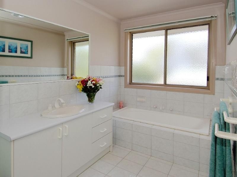 34 Longacres Road, Yallambie VIC 3085