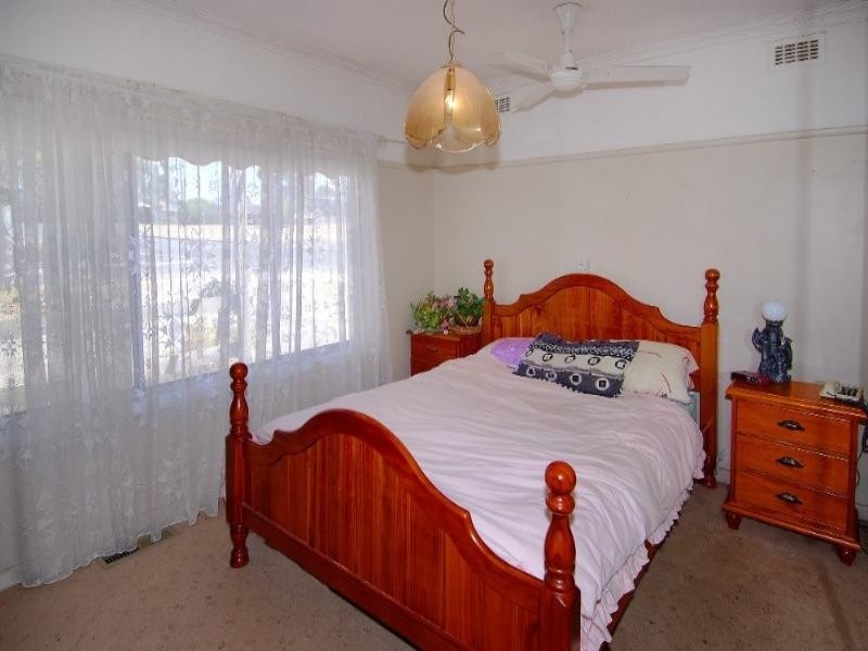 308 Nell St West, Watsonia VIC 3087