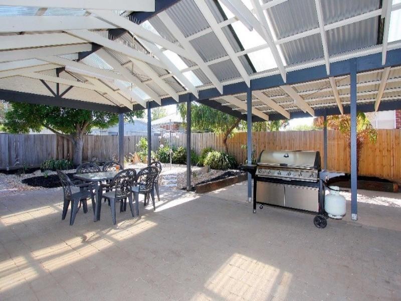14 Winter Court, Mill Park VIC 3082