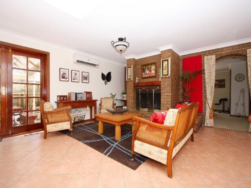 9 Veronica Crescent, Mill Park VIC 3082