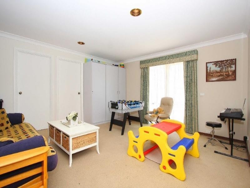 9 Veronica Crescent, Mill Park VIC 3082