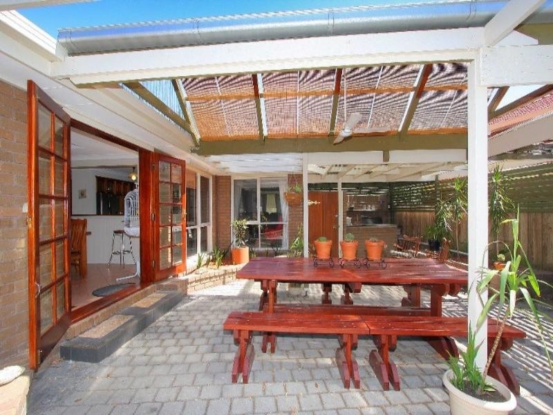 9 Veronica Crescent, Mill Park VIC 3082