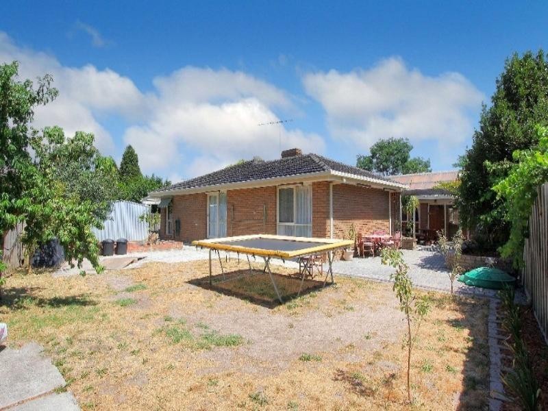 9 Veronica Crescent, Mill Park VIC 3082