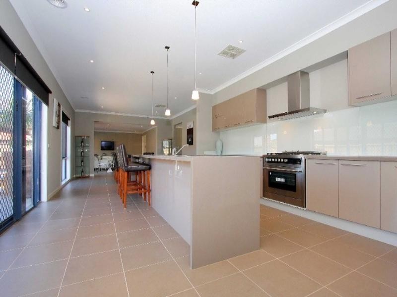 11 Coolong Terrace, Doreen VIC 3754