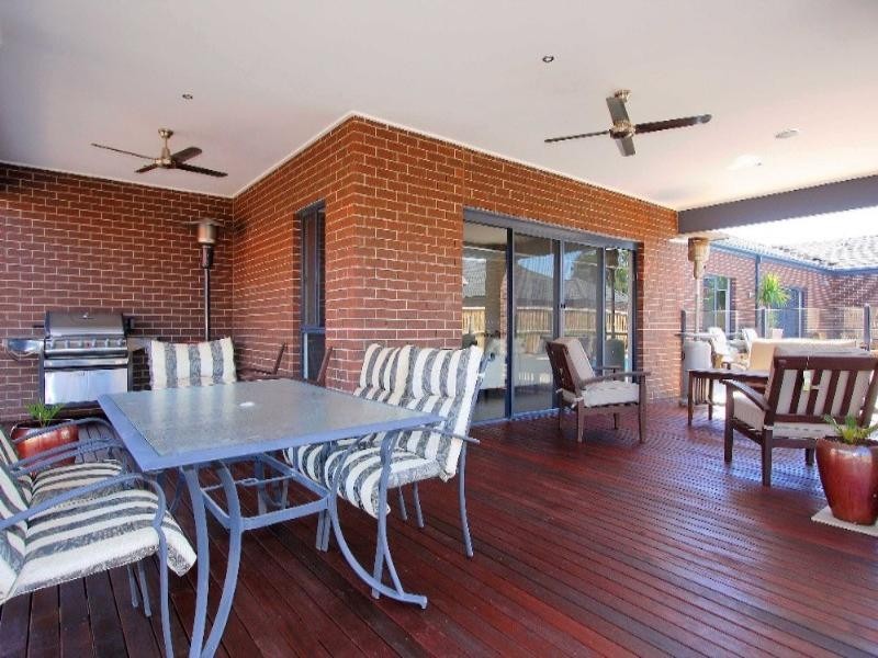 11 Coolong Terrace, Doreen VIC 3754