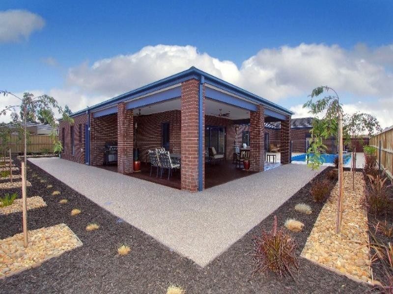 11 Coolong Terrace, Doreen VIC 3754