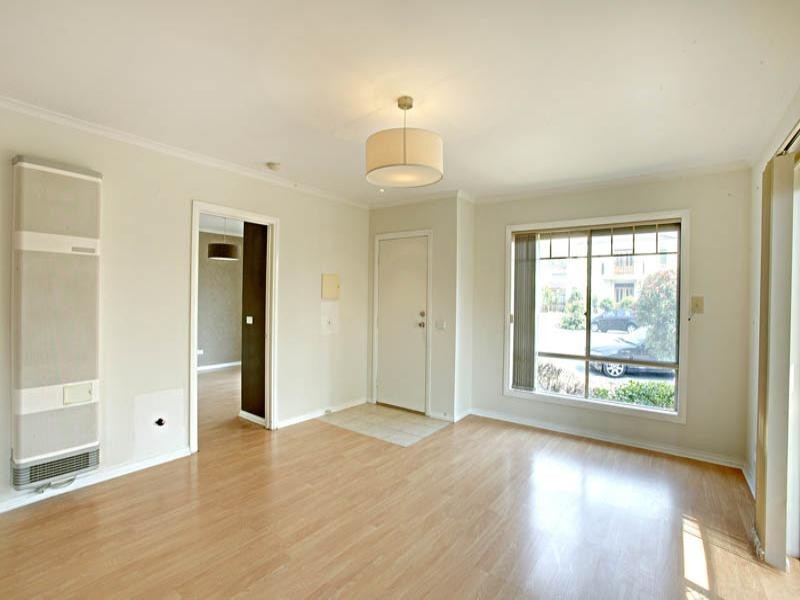 2/13 Payne Place, South Morang VIC 3752