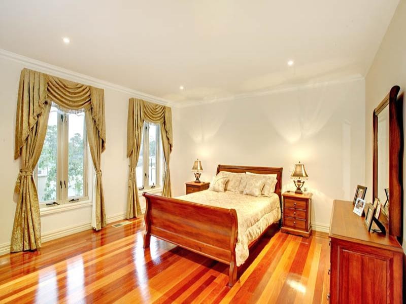 40 Ambrose Treacy Drive, Bundoora VIC 3083