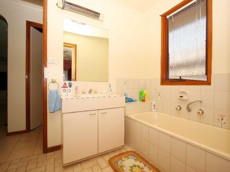 118 Prince of Wales Avenue, Mill Park VIC 3082