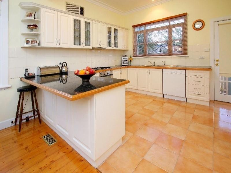 4 Storey Road, Reservoir VIC 3073