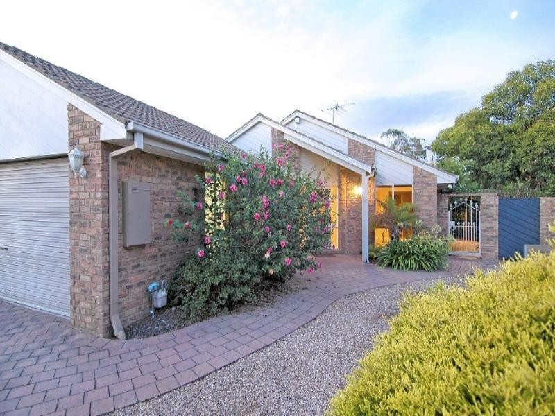 52 Edmund Rice Parade, Watsonia North VIC 3087