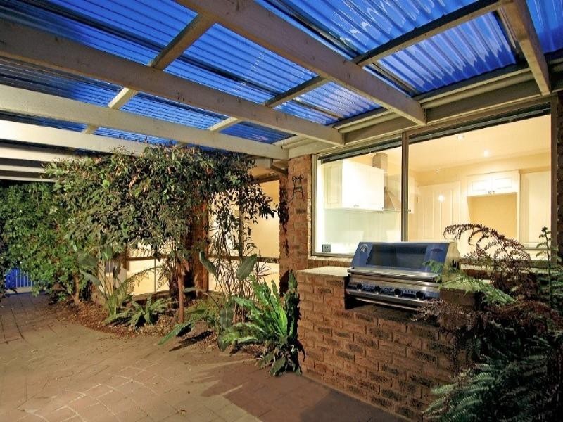 52 Edmund Rice Parade, Watsonia North VIC 3087