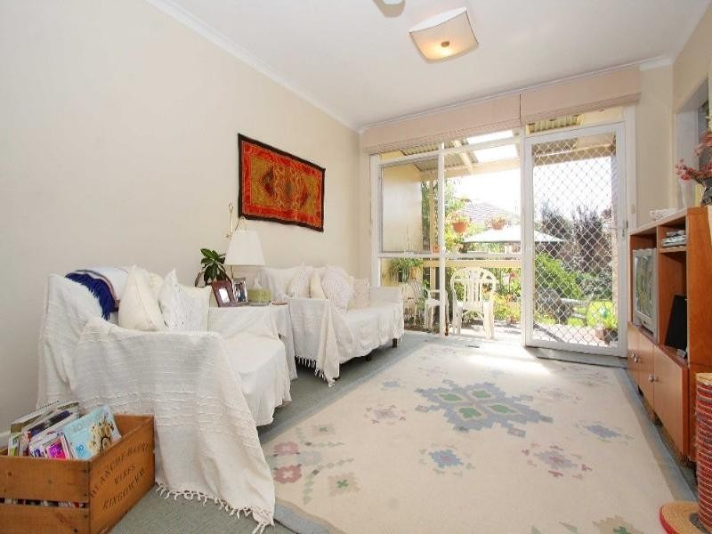 2/15A Darren Avenue, Bundoora VIC 3083