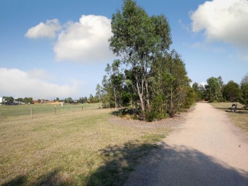 12 Gilroy Crescent, Mill Park VIC 3082