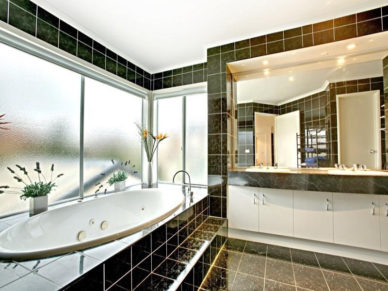 15 Lomandra Court, Bundoora VIC 3083