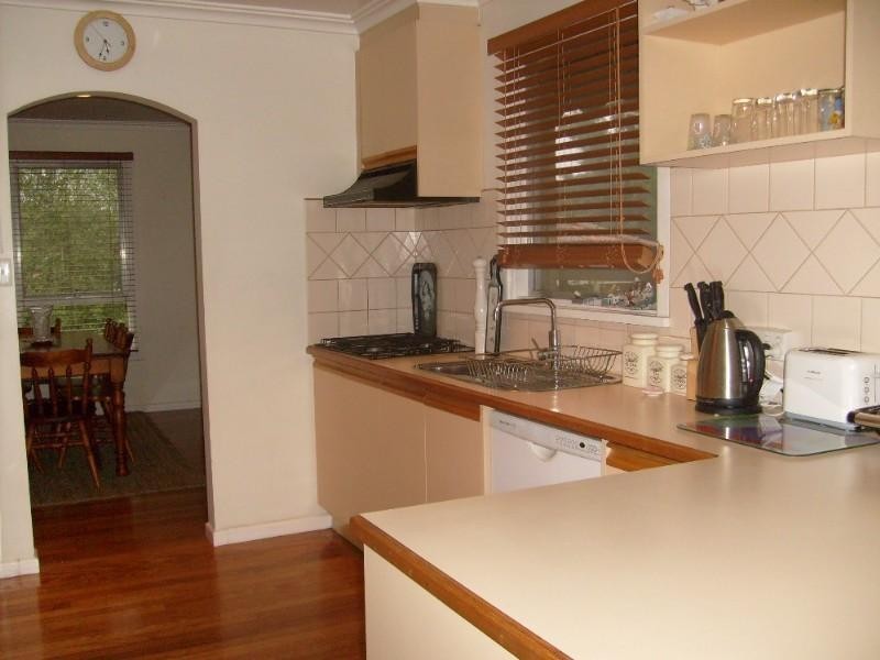 23 Myddleton Drive, Viewbank VIC 3084