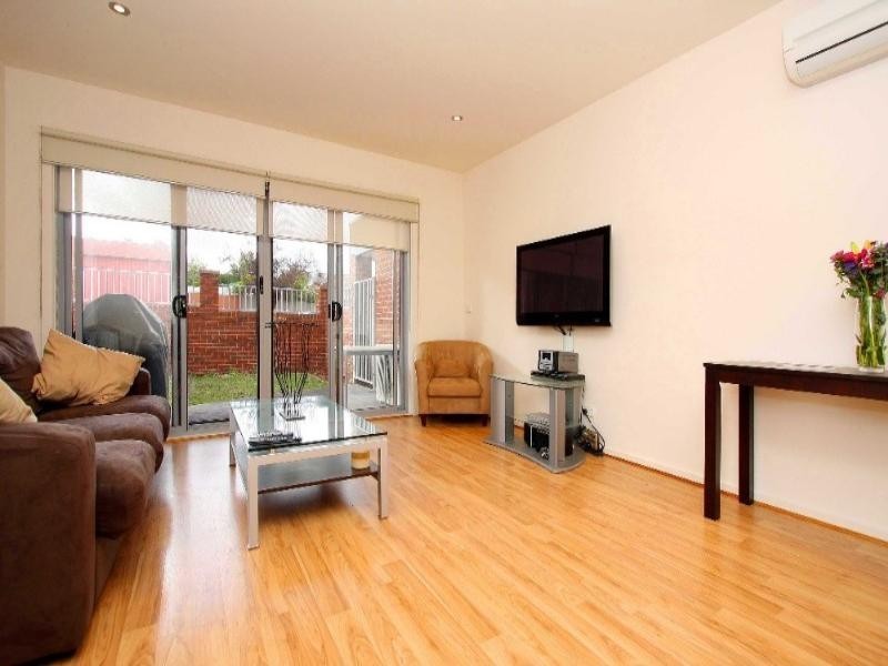 4/1B Wilkinson Street, Reservoir VIC 3073