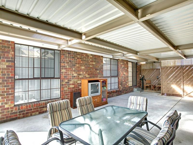 27 Hobson Crescent, Mill Park VIC 3082