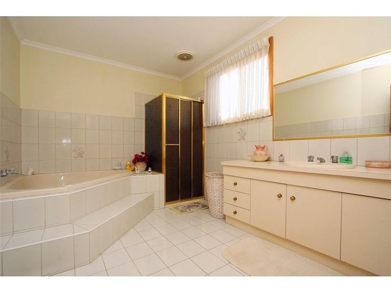 142 Barry Road, Thomastown VIC 3074