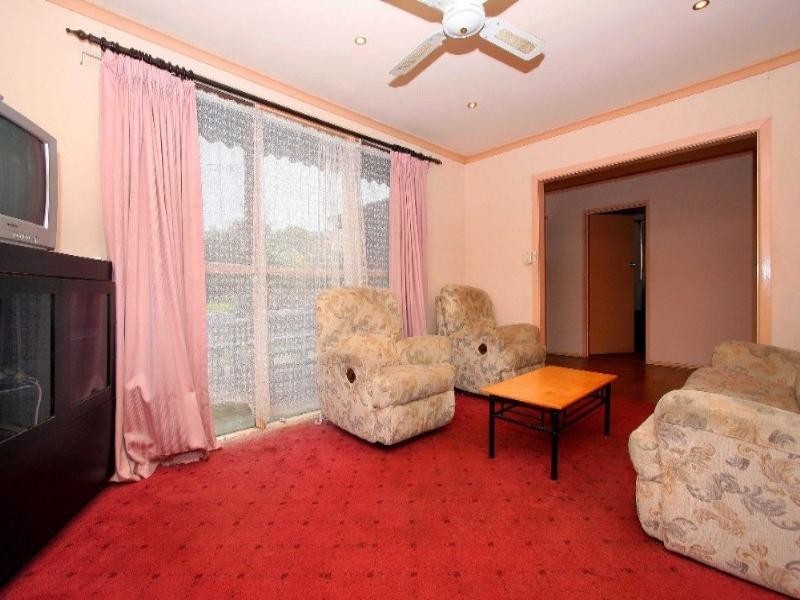 8 Bowral Court, Bundoora VIC 3083