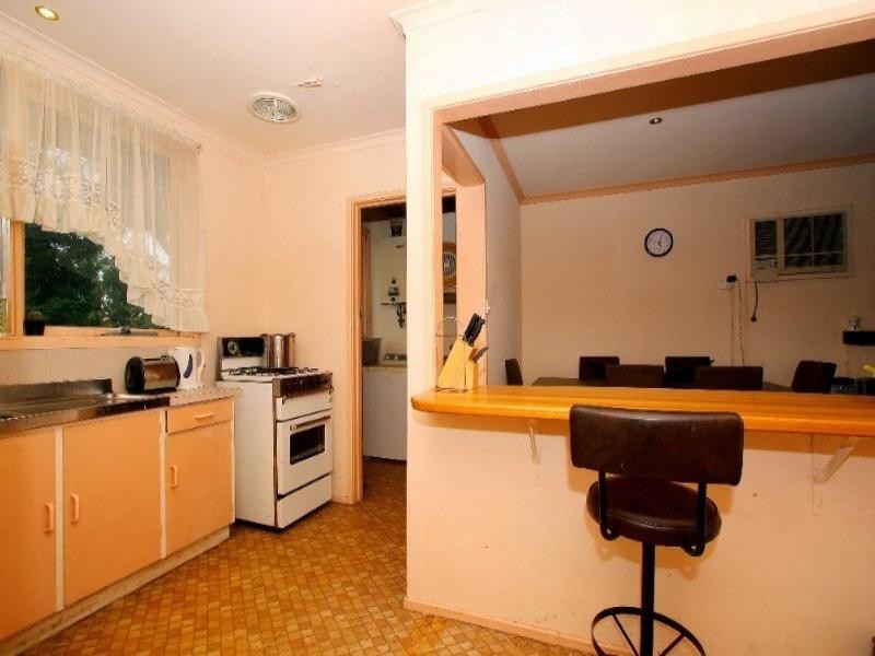 8 Bowral Court, Bundoora VIC 3083