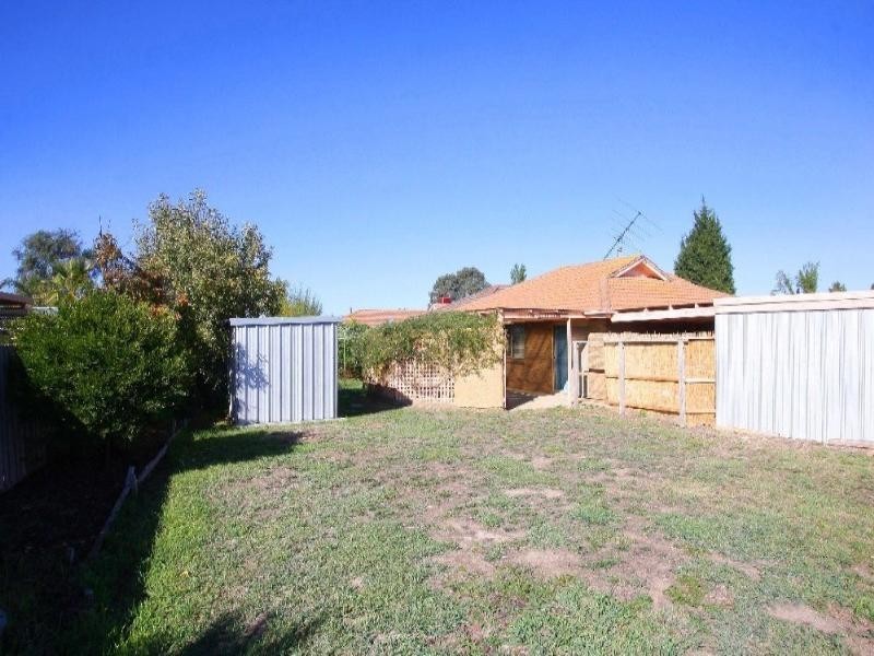 8 Emmerson Court, Mill Park VIC 3082