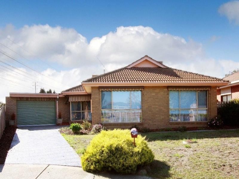 8 Emmerson Court, Mill Park VIC 3082