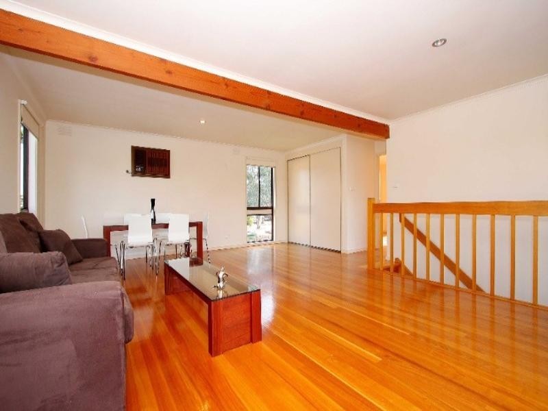 9 Sandhurst Crescent, Bundoora VIC 3083