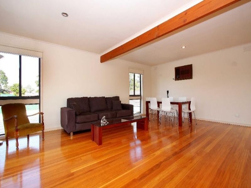 9 Sandhurst Crescent, Bundoora VIC 3083