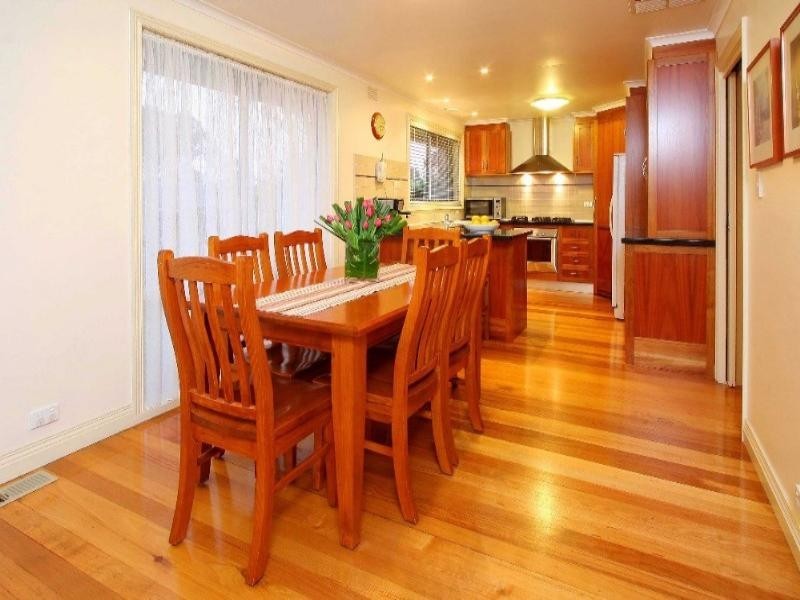 11 Kurrajong Crescent, Watsonia North VIC 3087