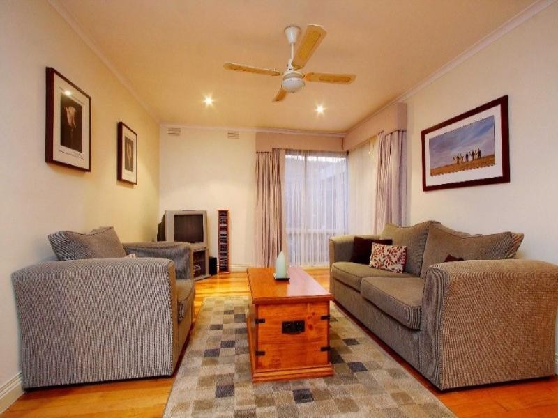 11 Kurrajong Crescent, Watsonia North VIC 3087