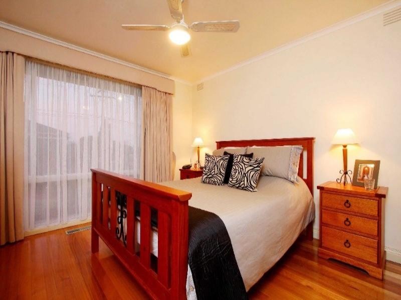 11 Kurrajong Crescent, Watsonia North VIC 3087