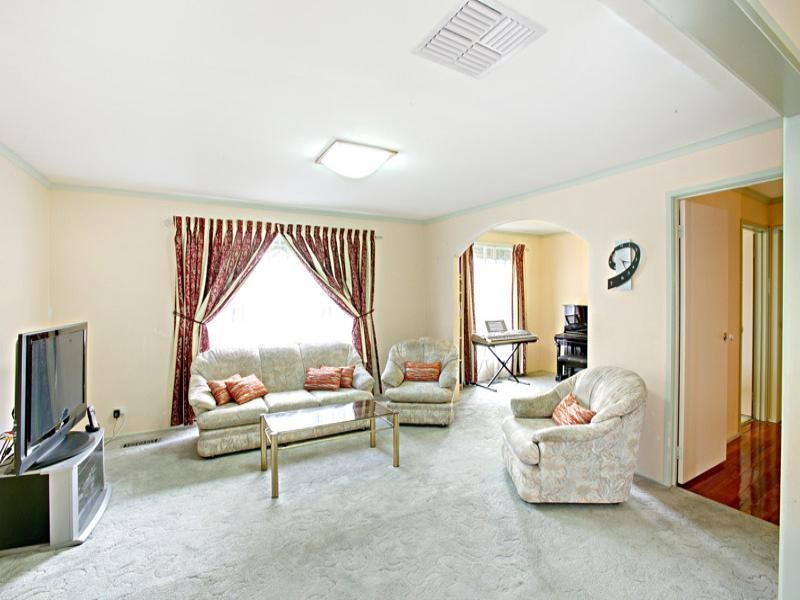 16 Lincoln Street, Watsonia North VIC 3087