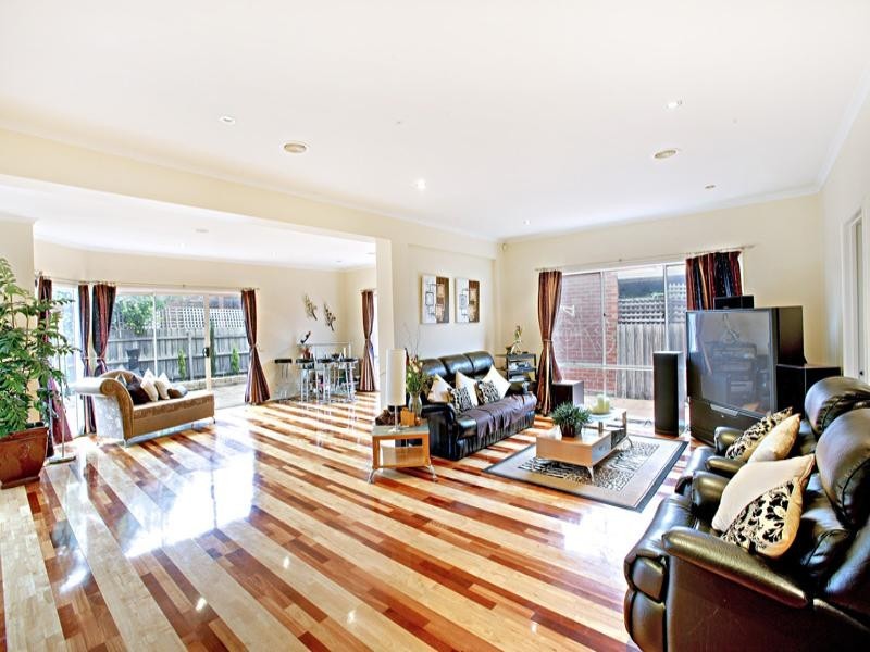 5 Garden Grove Drive, Mill Park VIC 3082