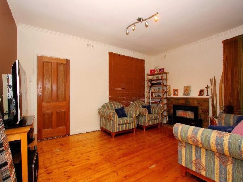 7 North Crescent, Heidelberg West VIC 3081